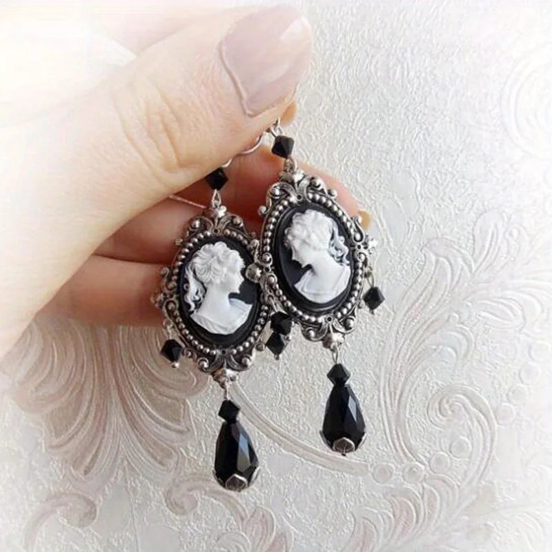 1pair Gothic Retro Portrait Black Dangle Earrings Palace Style Birthday Jewelry Gift for Women