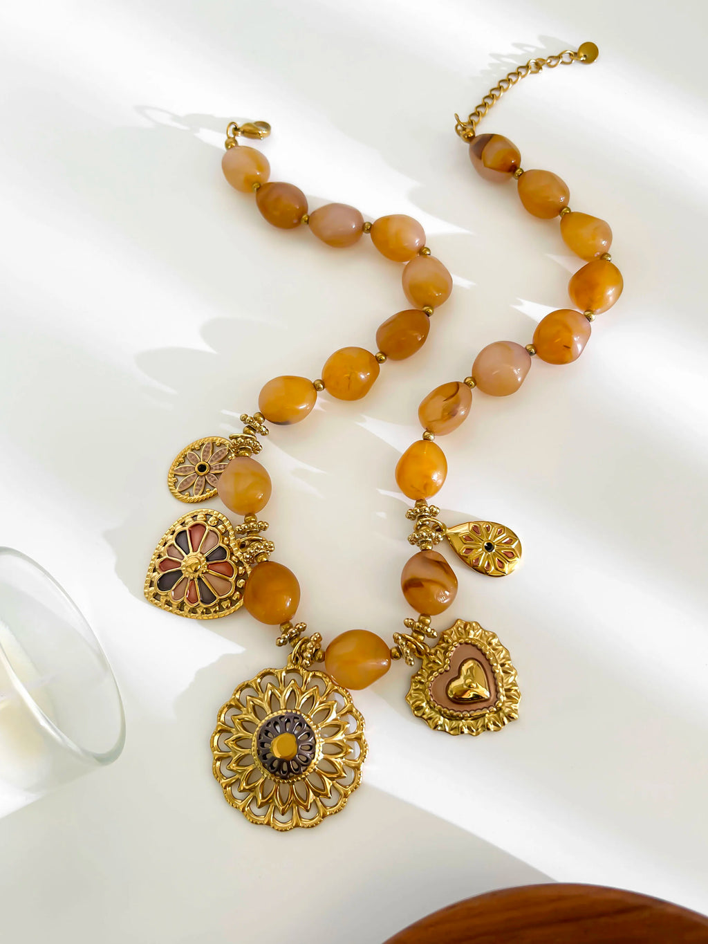 GHIDBK Fashionable Stainless Steel Gold-Plated Heart-Shaped Circular Pendant Necklace Handmade Women Resin Bead Chain Jewelrys